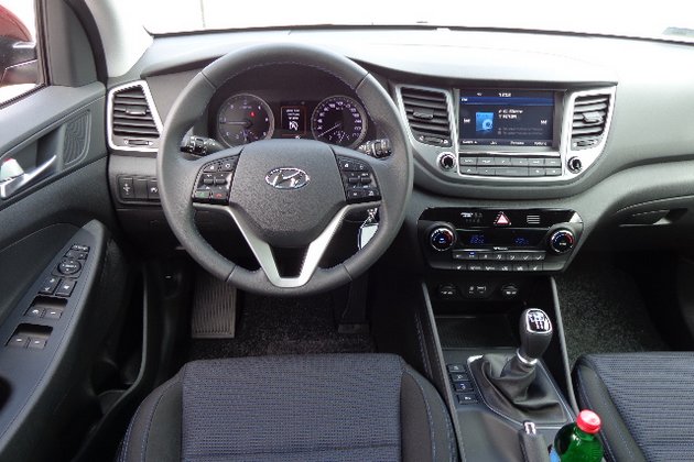 Letisztult és áttekinthető a műszerfal