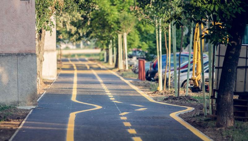 "nem támogatjuk a járdára felfestett kerékpárutakat"