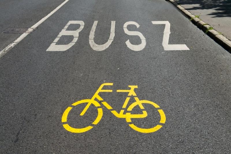 Egyik alternatíva a buszsávok megnyitása a kerékpárosok számára